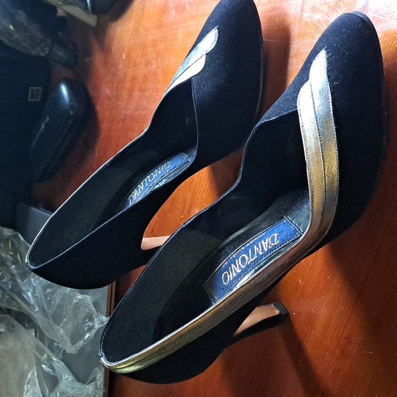 Last Chance! Will Be Pulling Soon!D'Antonio black suede shoes - Picture 2 of 6